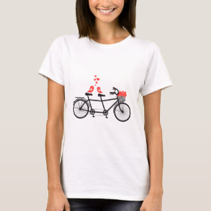 Tandemfahrrad mit niedlichen Liebevögeln T-Shirt