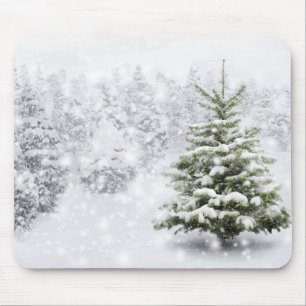 Tannen-Baum im starken Schnee Mousepad