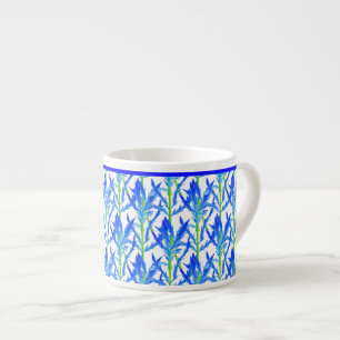 Tansy (L) auf einer Espresso-Tasse Espressotasse
