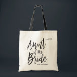 Tante der Skript-Art-kundenspezifischen Hochzeit Tragetasche<br><div class="desc">Machen Sie die Tante von den Brautgefühlextrakosten,  die mit dieser speziellen Name-Leinwandart-Taschentasche geschätzt werden.

Sie kennzeichnet die Wörter "Tante der Braut" in einem eleganten Skriptarttext. Unter dieses ist eine Stelle für ihren Namen oder Initialen.</div>