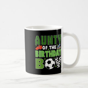 Tante des Geburtstags-Soccerjungen Gruppenfamilien Kaffeetasse