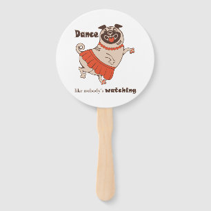 Tanz wie niemand sieht Mops Girl zu Fächer