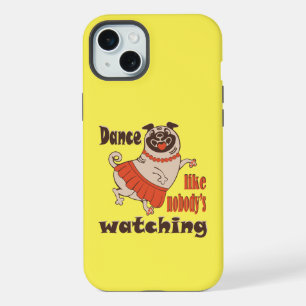 Tanze wie niemand zuguckt, Mädchen-Pug-Hund iPhone 15 Plus Hülle