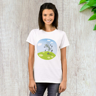 Tanzende Ameise auf Gras mit Blumen T-Shirt