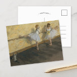Tänzer, die an der Barre spielen | Edgar Degas Postkarte<br><div class="desc">Tänzer Üben im Barre (1877) von dem französischen Impressionisten Edgar Degas. Degas ist berühmt für seine pastellfarbenen Zeichnungen und Ölgemälde. Er war Meister bei der Darstellung von Bewegungen, wie man an seinen vielen Werken von Balletttänzern sehen kann. Verwenden Sie die Entwurfstools, um einen benutzerdefinierten Text hinzuzufügen oder das Bild zu...</div>
