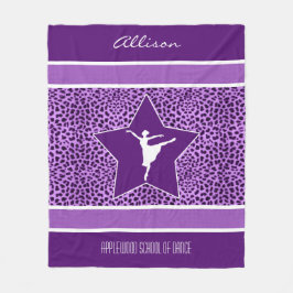 Tänzer im lila Cheetah-Druck mit Monogramm Fleecedecke