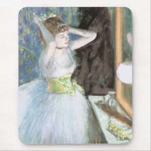 Tänzerin in ihrem Ankleideraum von Edgar Degas Mousepad