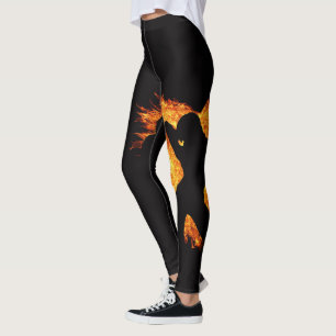 Tanzmädchen in Herzform Feuer auf schwarzen Legend Leggings