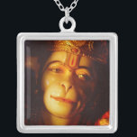 TAOS Hanuman clsoeup Versilberte Kette<br><div class="desc">Das geliebte Taos Tempel/Ashram murti von Hanuman, das süße, liebevolle Gesicht der Hingabe.</div>