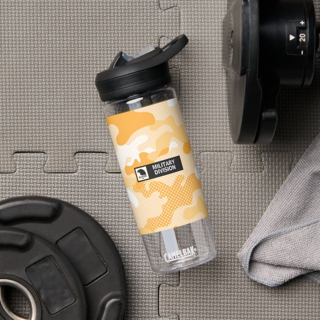 Tarnmuster in Orange und Gelb Trinkflasche (Fitnessstudio (gedreht))