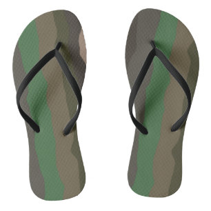 Tarnung und grüne abstrakte Streifen Flip Flops