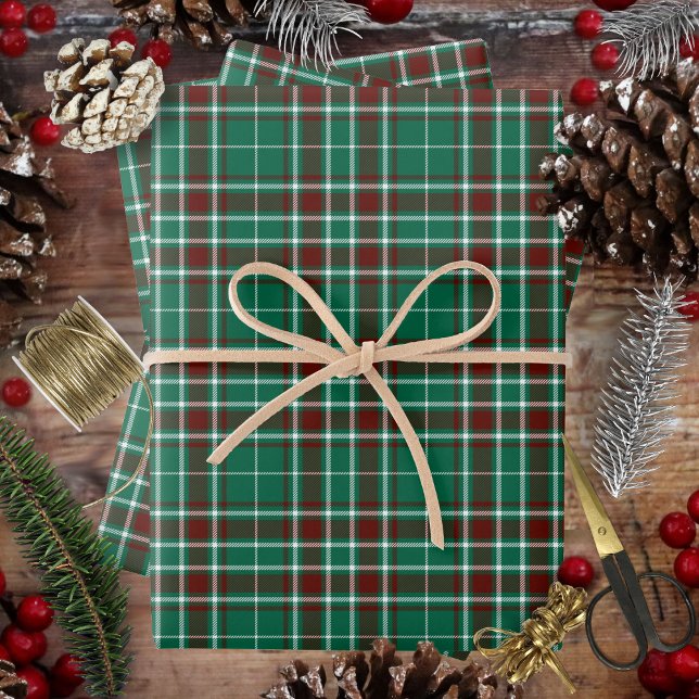 Tartan - Green White Russet Red Geschenkpapier Set (Tartan - Green White Russet Red Wrapping Paper Sheets by Leapfroglisics Shop)