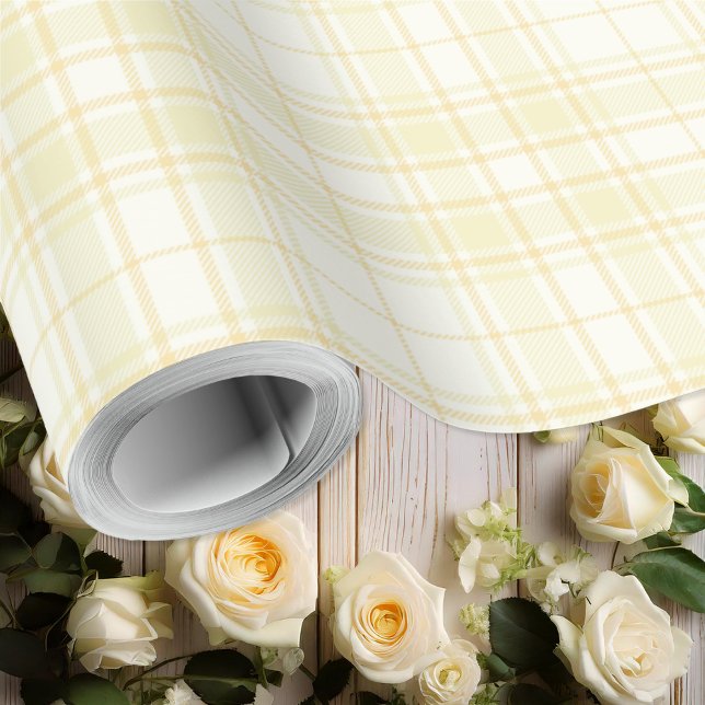 Tartan - Mehrere Farben von Pastellgelb Geschenkpapier (Tartan - Several Hues of Pastel Yellow Wrapping Paper by Leapfroglisics Shop)
