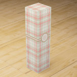 Tartan - Sage Green, Lachs Pink und Elfenbein Weinbox<br><div class="desc">Tartan in Salbei grün,  Lachsrosa und (weißlich) Elfenbein. Weitere Farbwege sind verfügbar.</div>