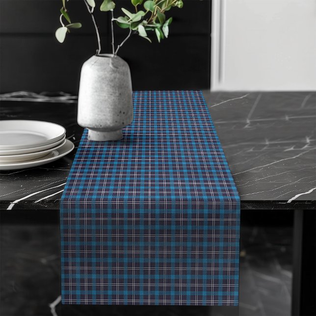 Tartan Style Table Runner in Navy und Blue Großer Tischläufer (Tartan Style Table Runner in Navy and Blue)