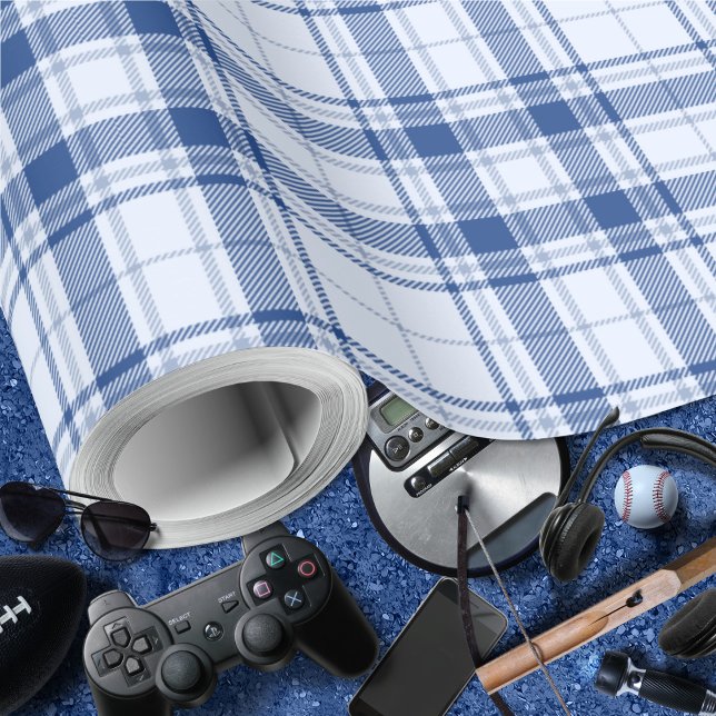 Tartan - Vibranntes Pastellblau bis Navy Blue Geschenkpapier (Tartan - Vibrant Pastel blue to Navy Blue Wrapping Paper by Leapfroglisics Shop)