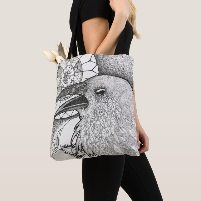 Tasche mit beobachtenden Krähen (Von Nahem)