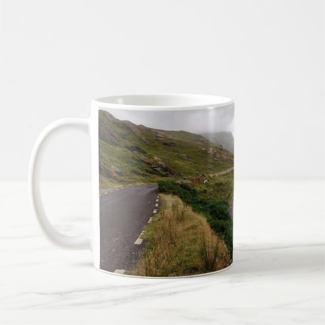 Tasse auf langen Straßen (Links)