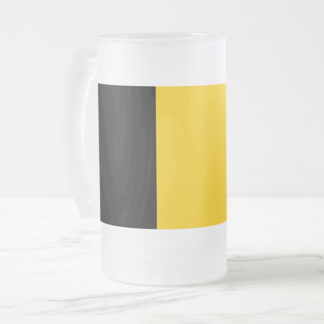 Tasse aus mattiertem Glas mit belgischer Flagge (Vorderseite Links)