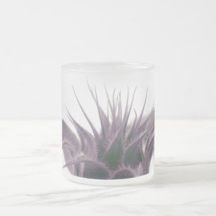 Tasse aus Mattiertem Glass mit wachsenden Sonnenbl