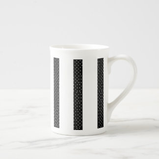 Tasse aus schwarzem Streifen