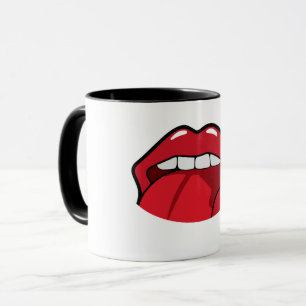 Tasse avec un sticker de la bouche en rouge