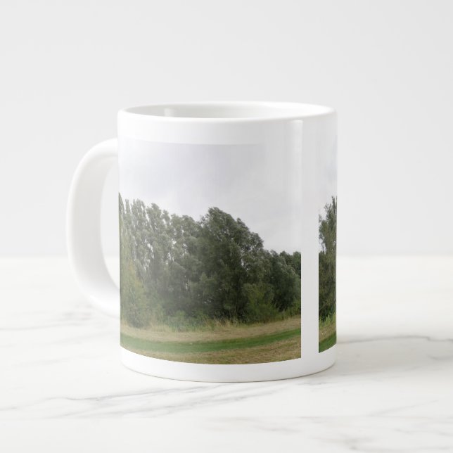 Tasse der ansteigenden Bäume Landschaft (Vorderseite Links)