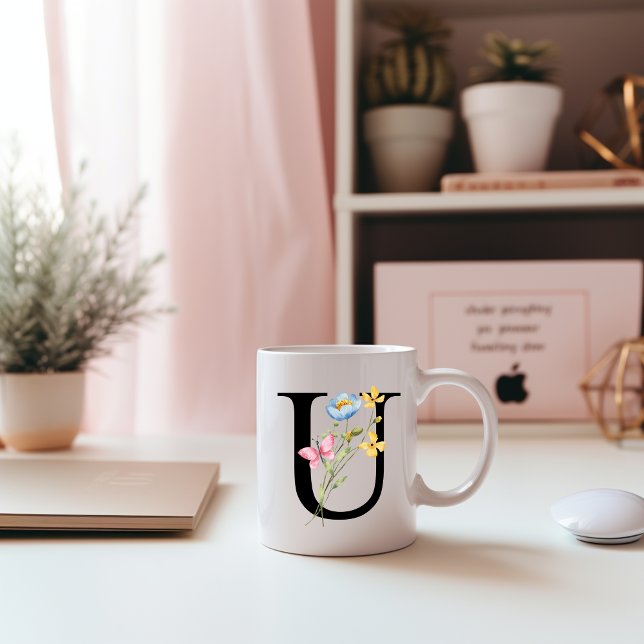 Tasse der ersten Floral Monogramm U (Von Creator hochgeladen)