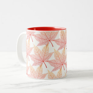 Tasse der Herbstlaub im Herbst