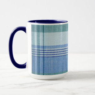 Tasse der karierten Keramik
