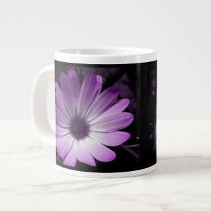 Tasse der lila Daisy-Blume