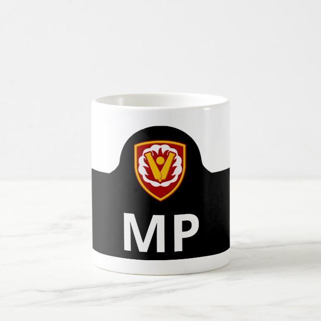 Tasse der Militärpolizei (Mittel)