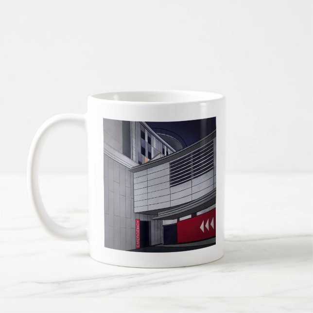 Tasse der Notfallabteilung (Links)