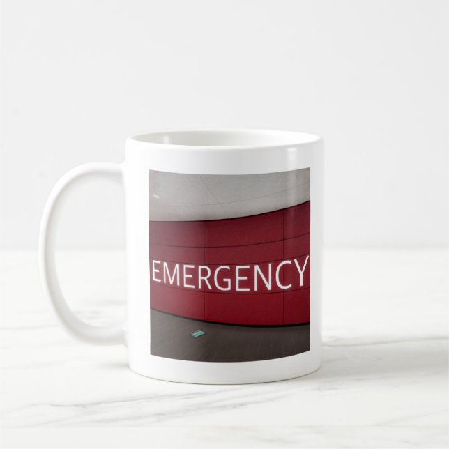 Tasse der Notfallabteilung (Links)