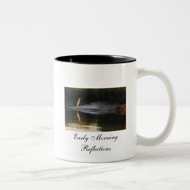 Tasse der Reflektionen am frühen Morgen (Rechts)