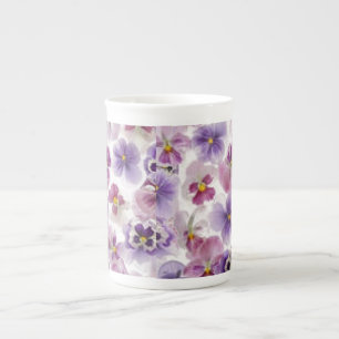 Tasse der rosa und Lila Knochen-China