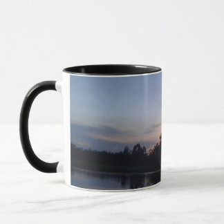 Tasse der schattigen Ufer