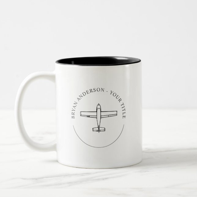 Tasse des Flugzeugkaffees (Links)