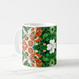 Tasse des irischen Farbdesigns