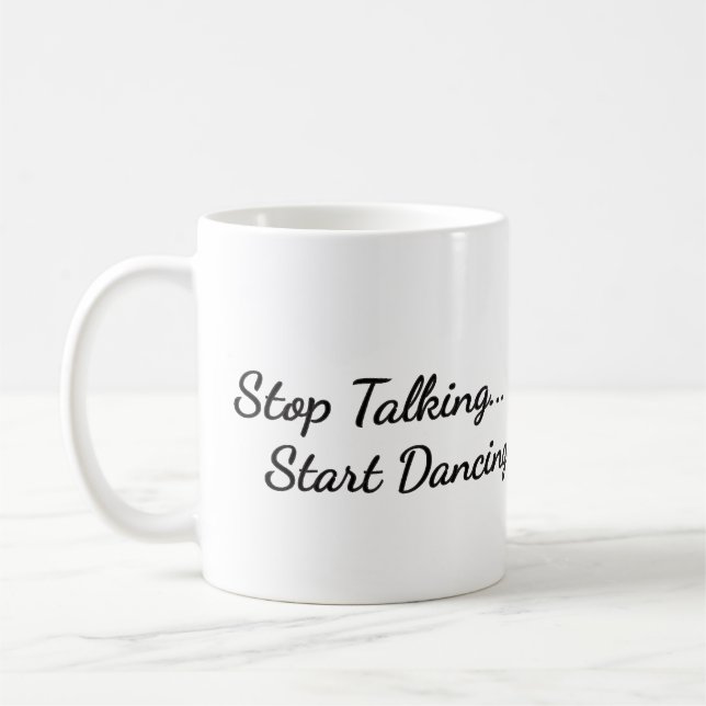 Tasse des Kaffees mit dem "Stoppen des Gesprächs,  (Links)