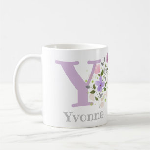 Tasse des Kaffees mit Namen und Blumendesign