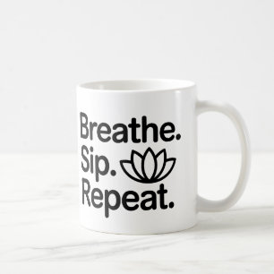 Tasse des Sip-Wiederholungs-Kaffees