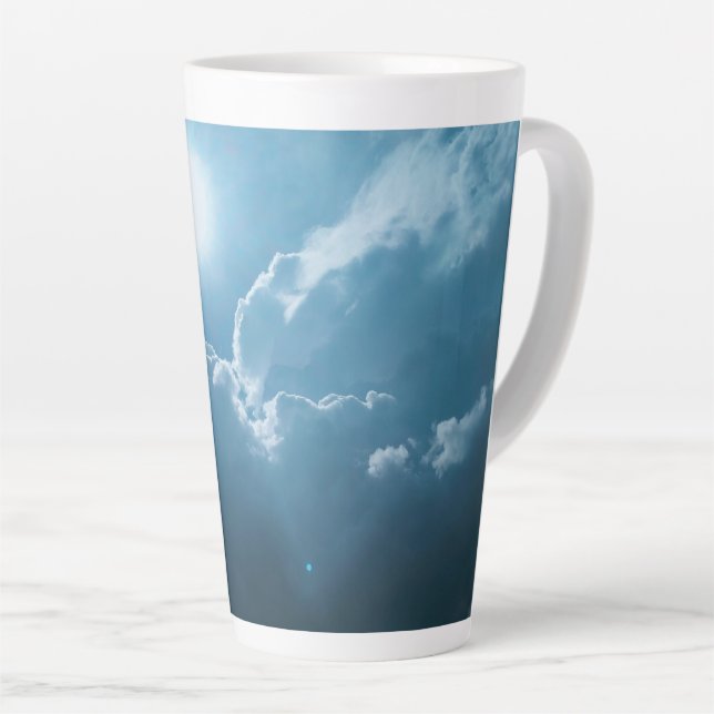 Tasse dramatisches Sonnenlicht durch Wolken (Rechte Ecke)