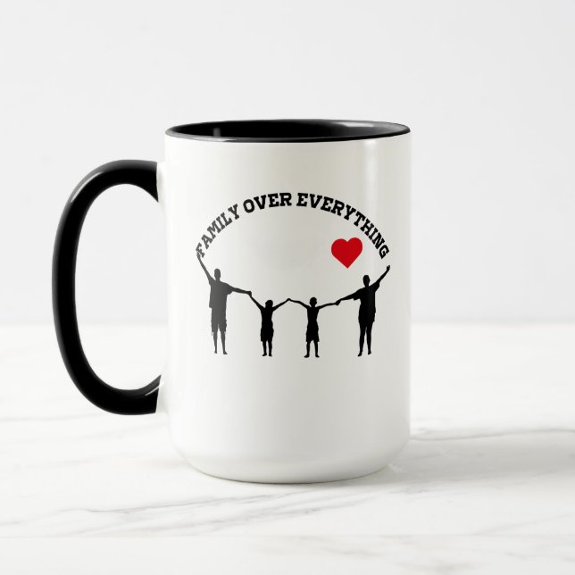 Tasse "Familie über alles" mit Silhouetten-Design  (Links)