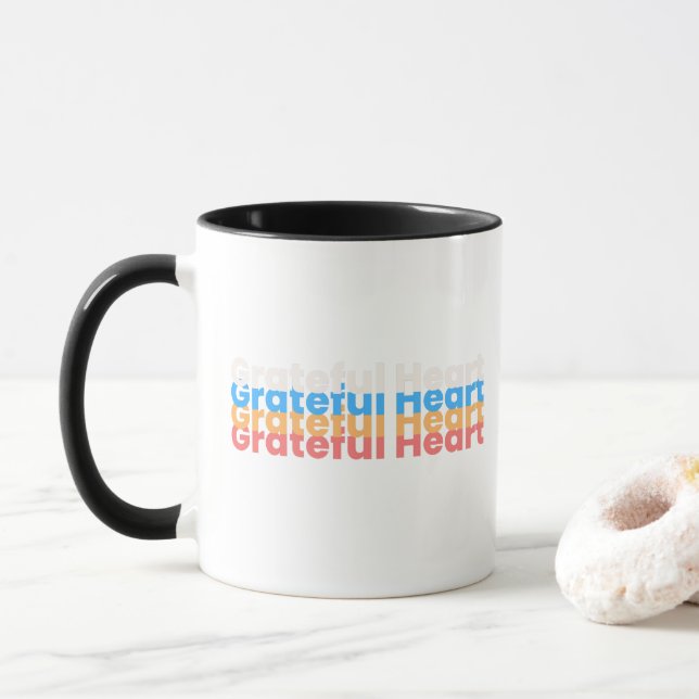 Tasse Farbenfrohe Typografie Dankbarkeit Herz (Mit Donut)
