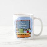 Tasse für benutzerdefinierten Nachrichtenlehrer<br><div class="desc">Das wäre ein wirklich niedliches Geschenk für den Lieblingslehrer Ihres Kindes. Fügen Sie der Tafel eine persönliche Nachricht hinzu.</div>
