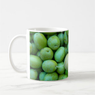 Tasse für frisch grünes Oliven