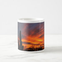 Tasse-Glühender Sonnenuntergang mit majestätischen
