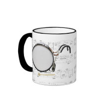 Tasse - marschierende große Trommel mit Blattmusik