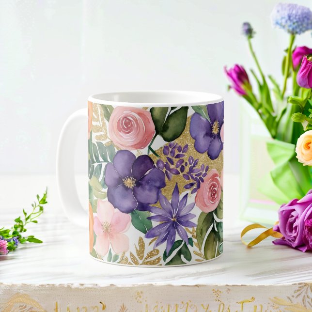 Tasse mit Aquarellblumen und Goldakzenten (Von Creator hochgeladen)
